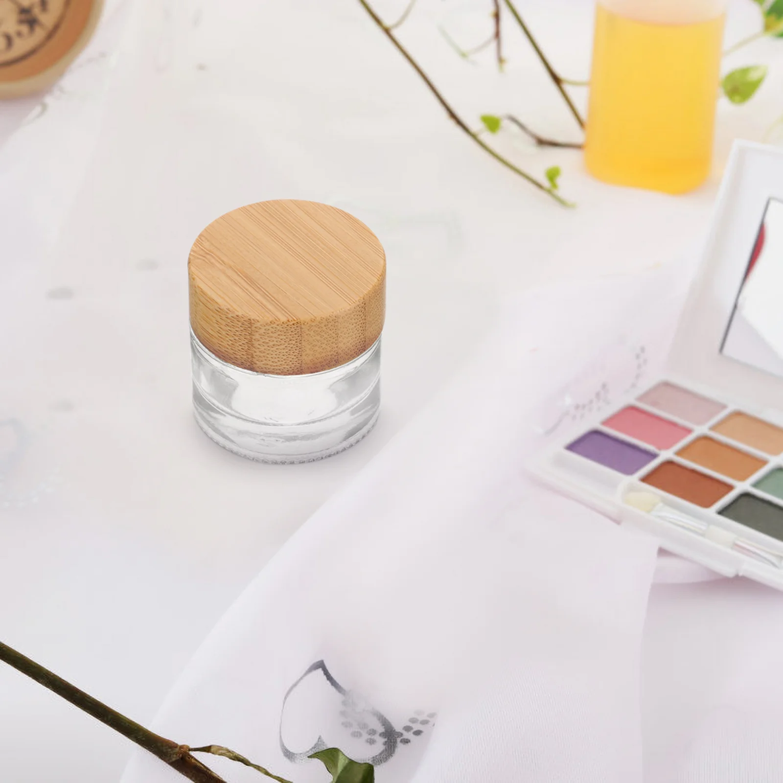 

Refillable Jar Empty Cream Containers Mini Containers Glass Lotion Box with Wooden Lid(10g)