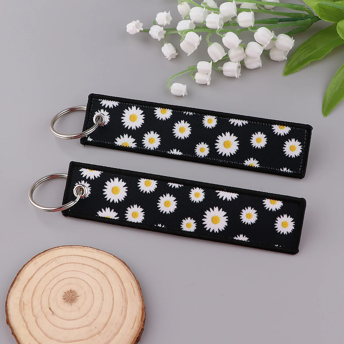 

Embroidered Daisy Cute Key Tag Keychains Women Anime Keychain for Car Motorcycles Keys Keyring Men Holder Jewelry Gifts