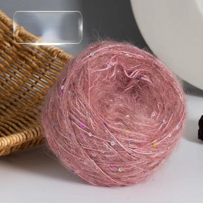 Мохер с блестками и золотым луком