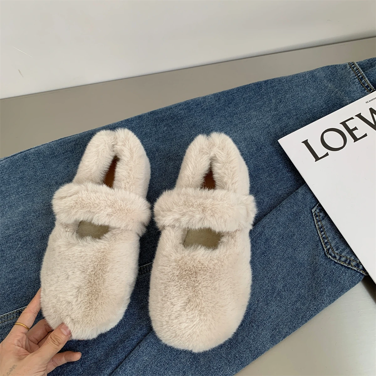 2022 Women's Flat Shoes Moccasin Women's Plush Winter Buckle Tower Indoor Loafers Women Fashion Casual Shoes Chunky Cute Student