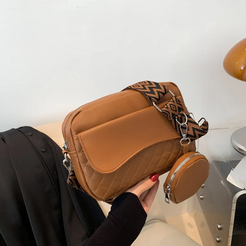 

Fashionable and Simple Women's Bag Crossbody Bag Niche One-shoulder Zipper, Small Square Bag Casual Temperament Mobile Phone Bag