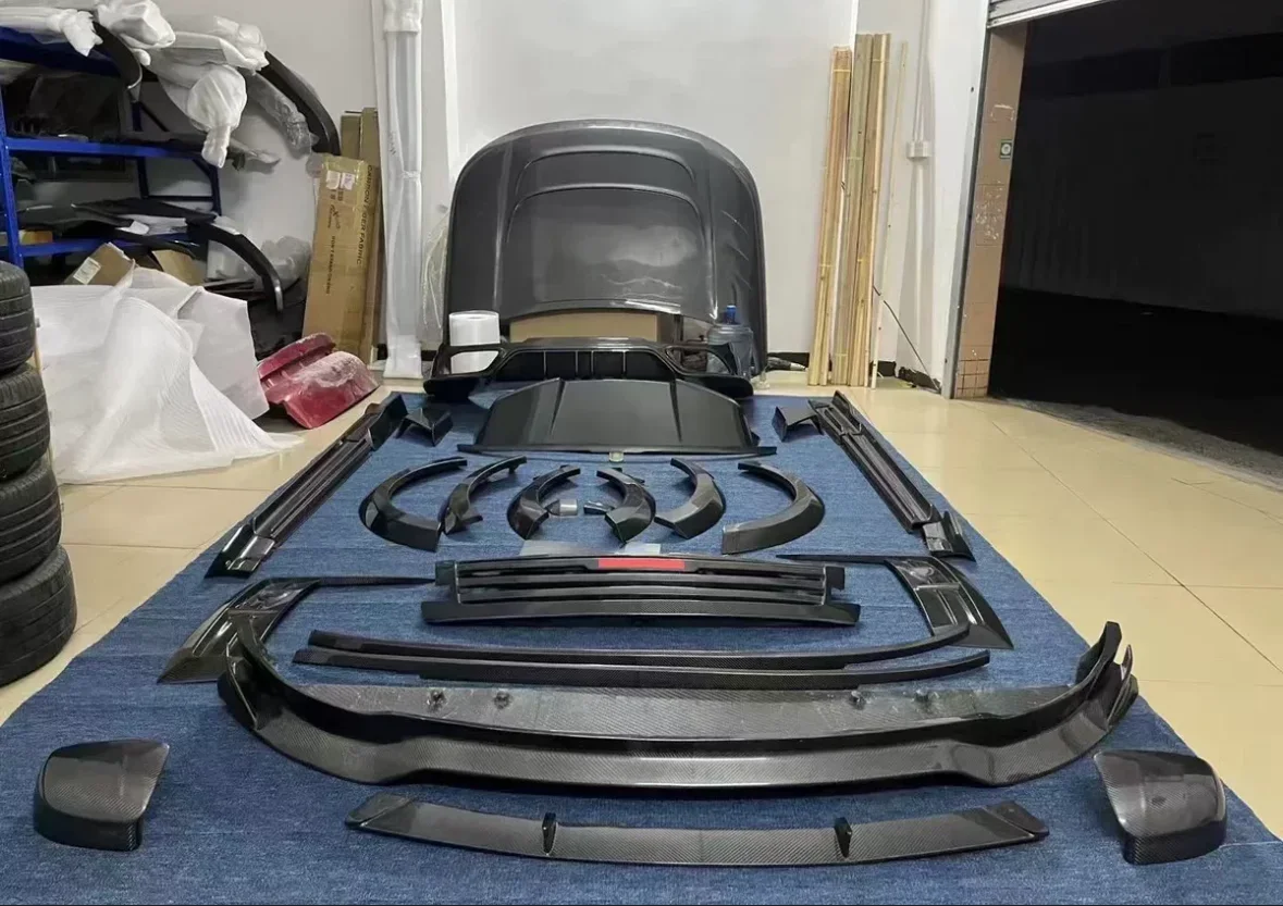 Karosseriekit aus hochwertiger Kohlefaser im MSY-стильный для рейхвейта Front- und heckstohu Seitensc