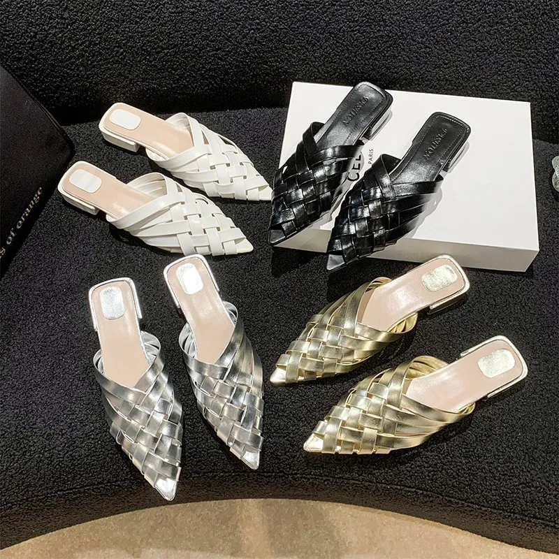 

2023 Summer Woven Gold Silver Baotou Slippers Fashion Half Slippers for Outer Wear Pointed Low Heel Muller Shoes Black White