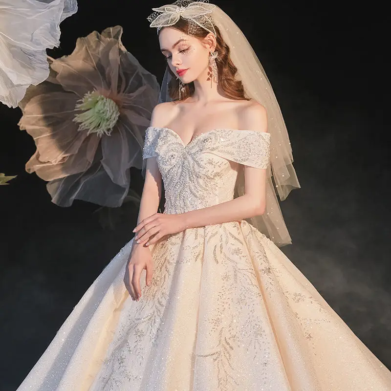 Рисунок 3 - Бальное платье принцессы с открытыми плечами