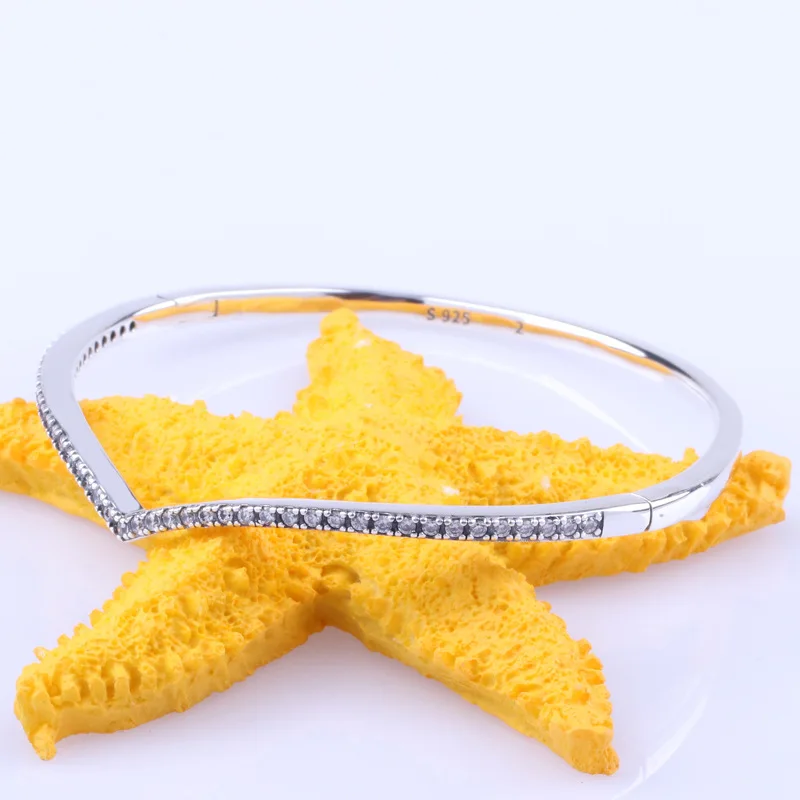 

Authentic 100% 925 Sterling Silver New Wish Shining V-shaped Diamond Inlaid Bracelet Luxury Jewelry