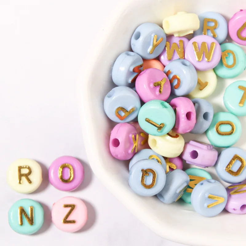

100Pcs Colorful Acrylic 8mm Round Flat Gold/Sliver Letter Beads DIY Homemade Necklace Bracelet Jewelry Accessories