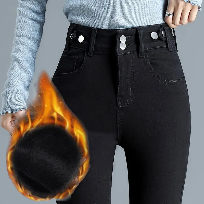 Рисунок 3 - Женские эластичные джинсы с высокой талией