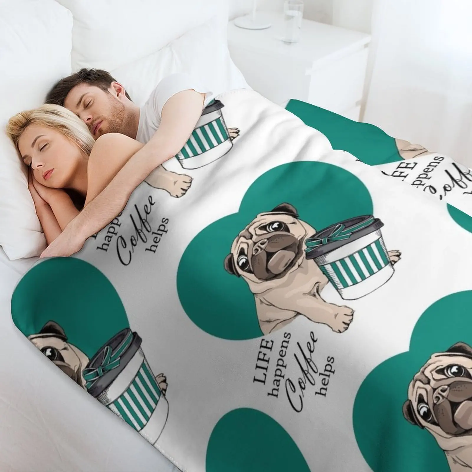 Фото Sweet Pug: Жизнь продолжается, кофе помогает. Роскошный мягкий плед, праздничный подарок для семьи. №4