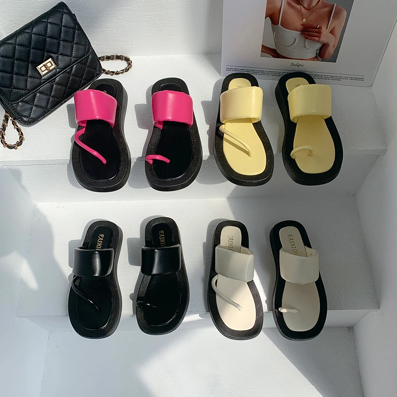 

Shoes Women Low Slippers For Swimming Pool Platform Luxury Slides Rubber Flip Flops Pantofle Soft Beach Designer Flat Hawaiian