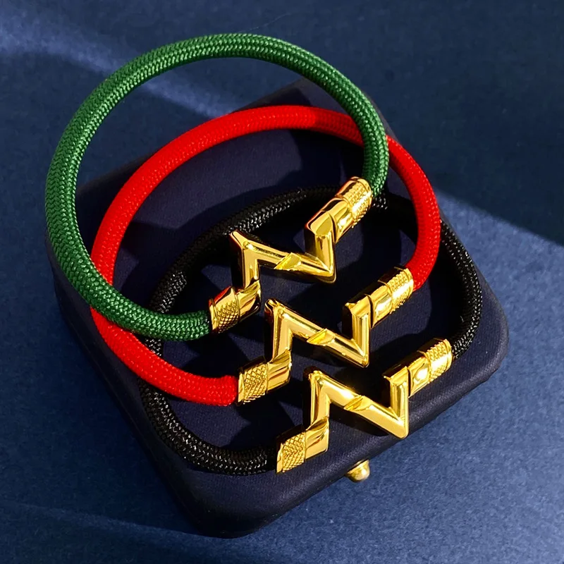 

Красный шнур, Буква V, красочная вспышка