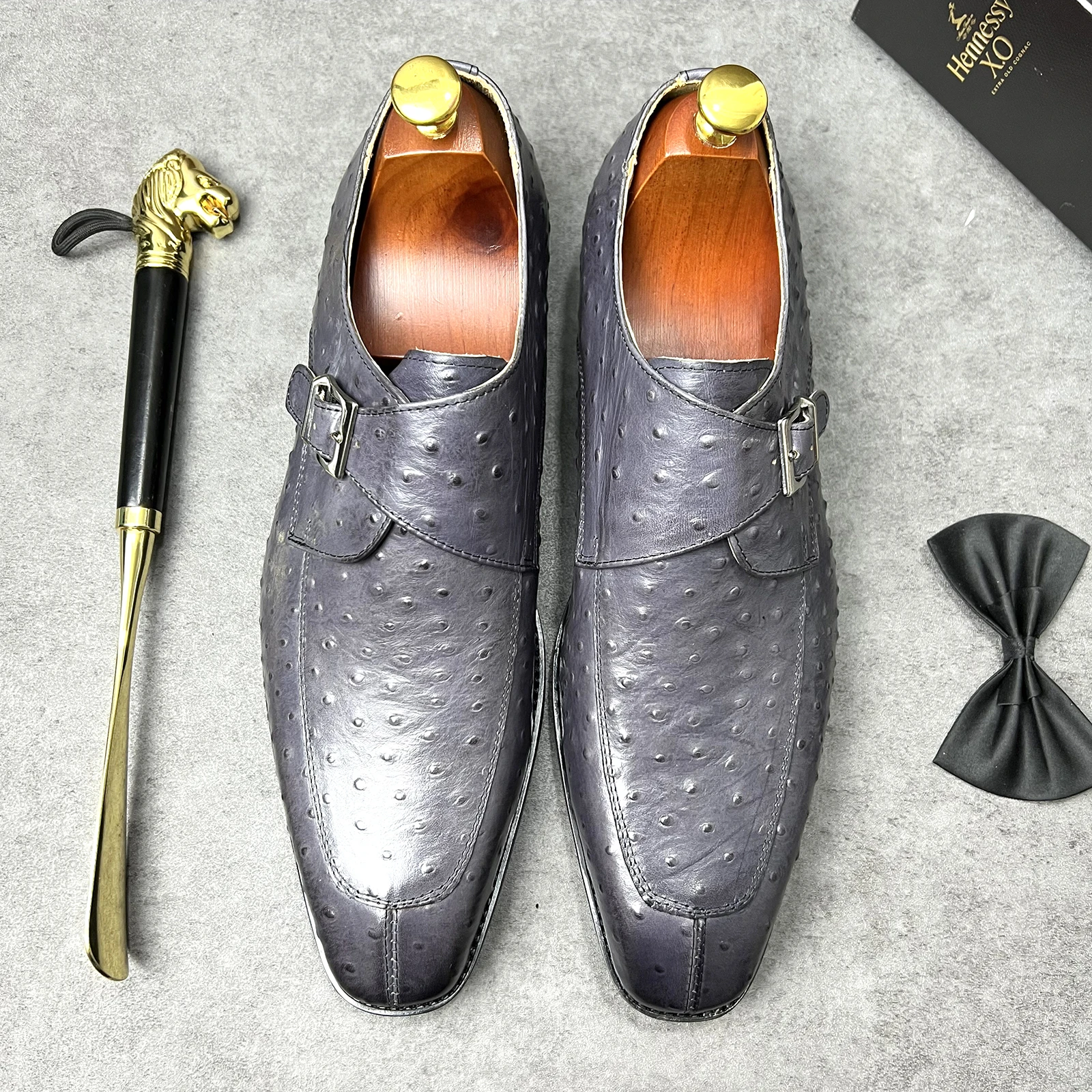 

Мужские мокасины из натуральной кожи, серые деловые туфли с острым носком и ремешком с пряжкой