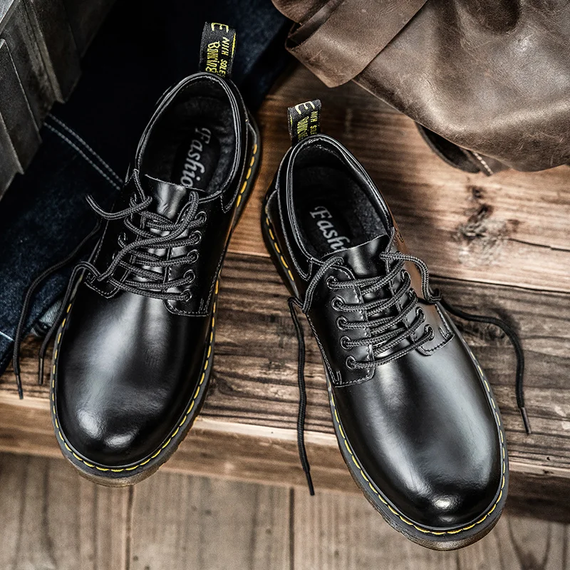 

DR18 Autumn New in Men Shoes Brogue Casual Shoes Men Genuine Leather Work Boots Business Casual Sneakers Zapatos De Hombre