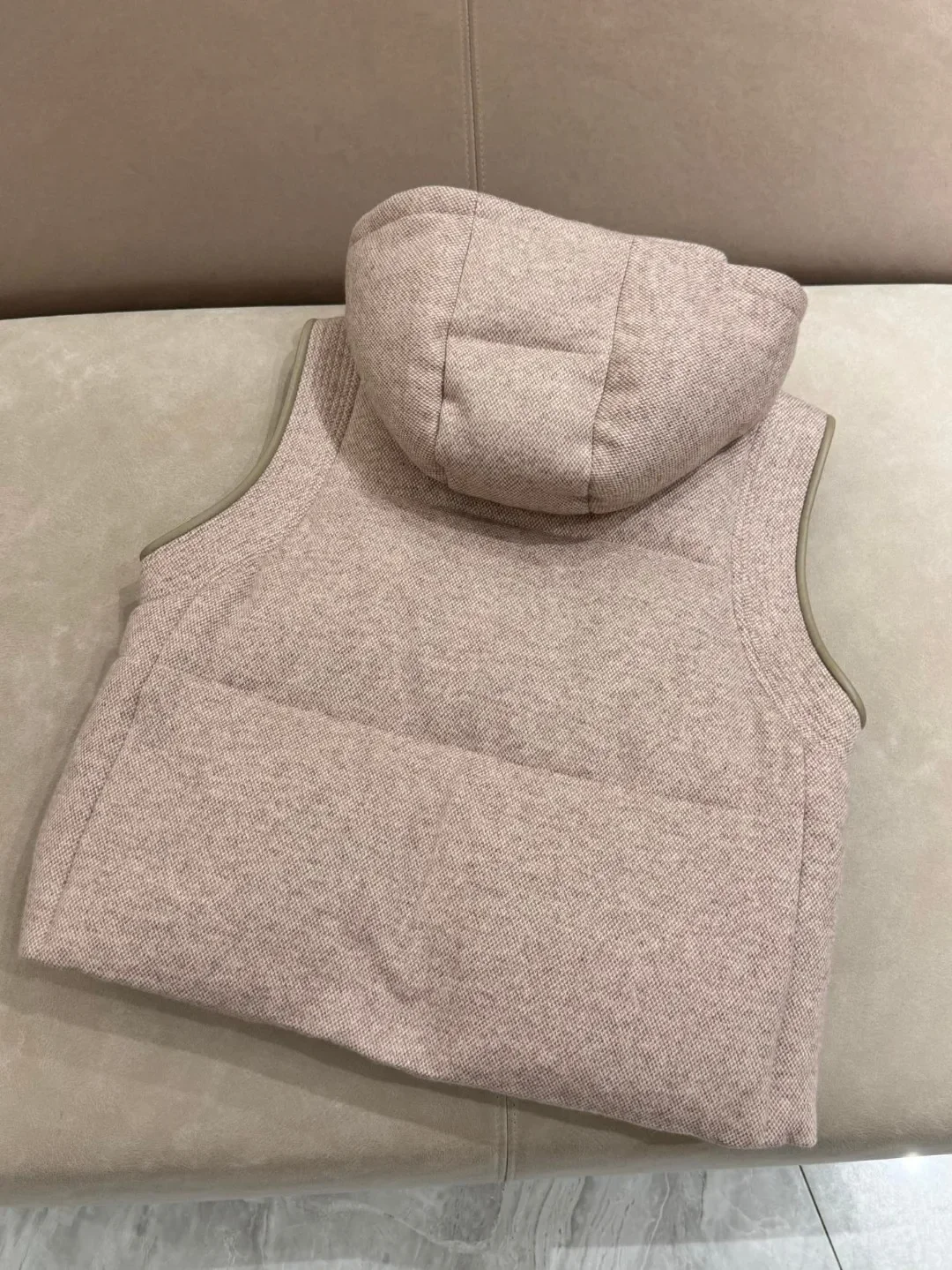 Зимняя женская куртка B * C с кожаной отделкой и капюшоном однобортный