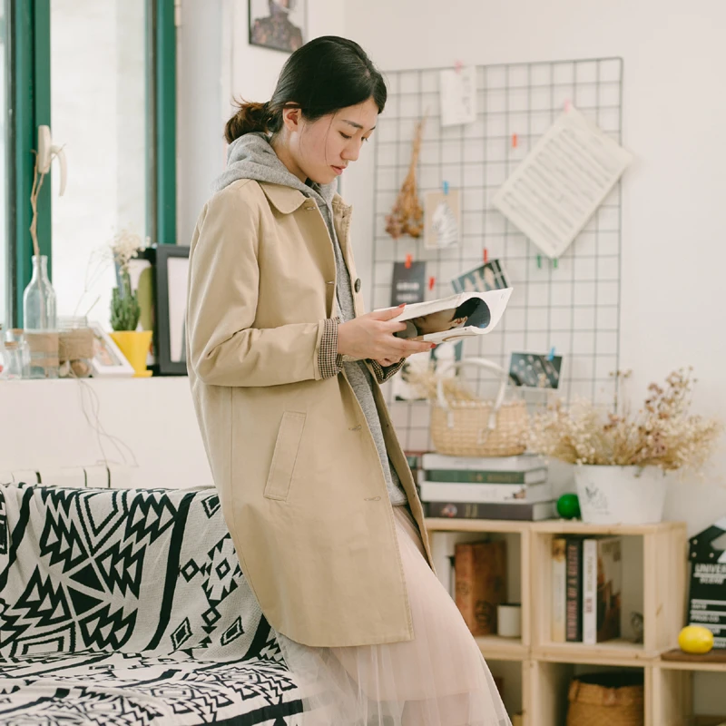 Бывший медленный повседневный темпераментный плащ женский средней длины