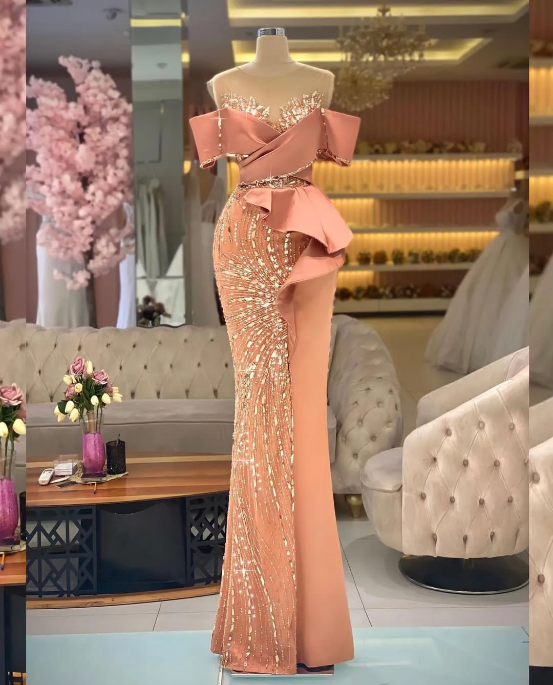 

Вечерние атласные платья-русалки без рукавов, с V-образным вырезом и блестками