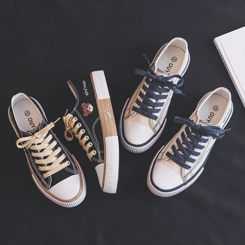 Little Bear Embroidery Low Top Canvas Shoes for Women Fashion Skate Shoes Flat Bottom Breathable Canvas Shoes for Women Sneakers