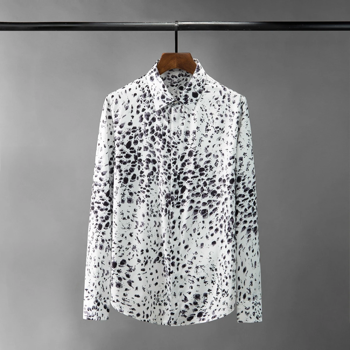 

2022 Cotton Long Sleeve Mens Shirts High Quality Leopard Printed Casual Mens Dress Shirts Fashion Slim Fit Party Male Shirts