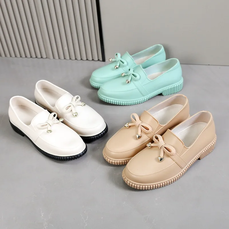 Туфли женские резиновые на танкетке неглубокие модные Водонепроницаемые