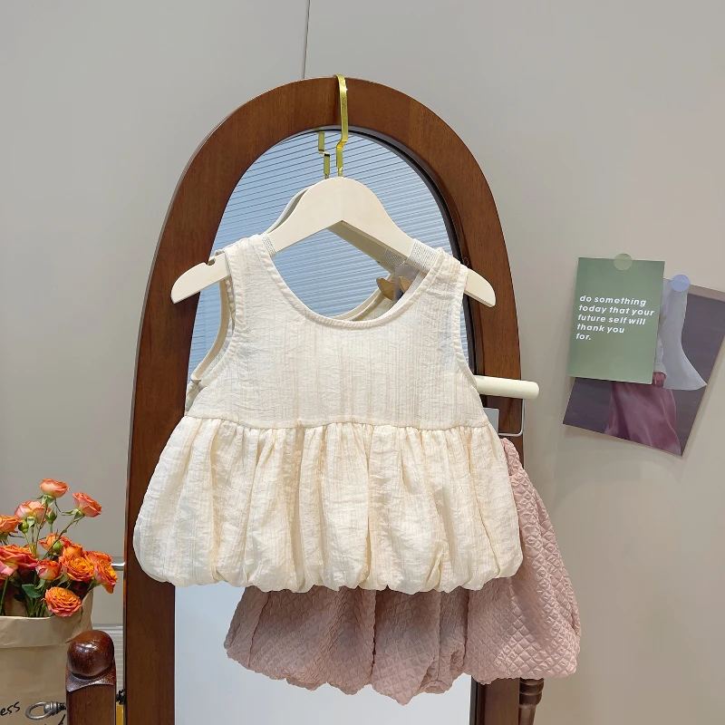 

Модный костюм для девочек, летняя Корейская версия для девочек, жилет + шорты-фонарики, комплект из двух предметов, комплект одежды для девоч...