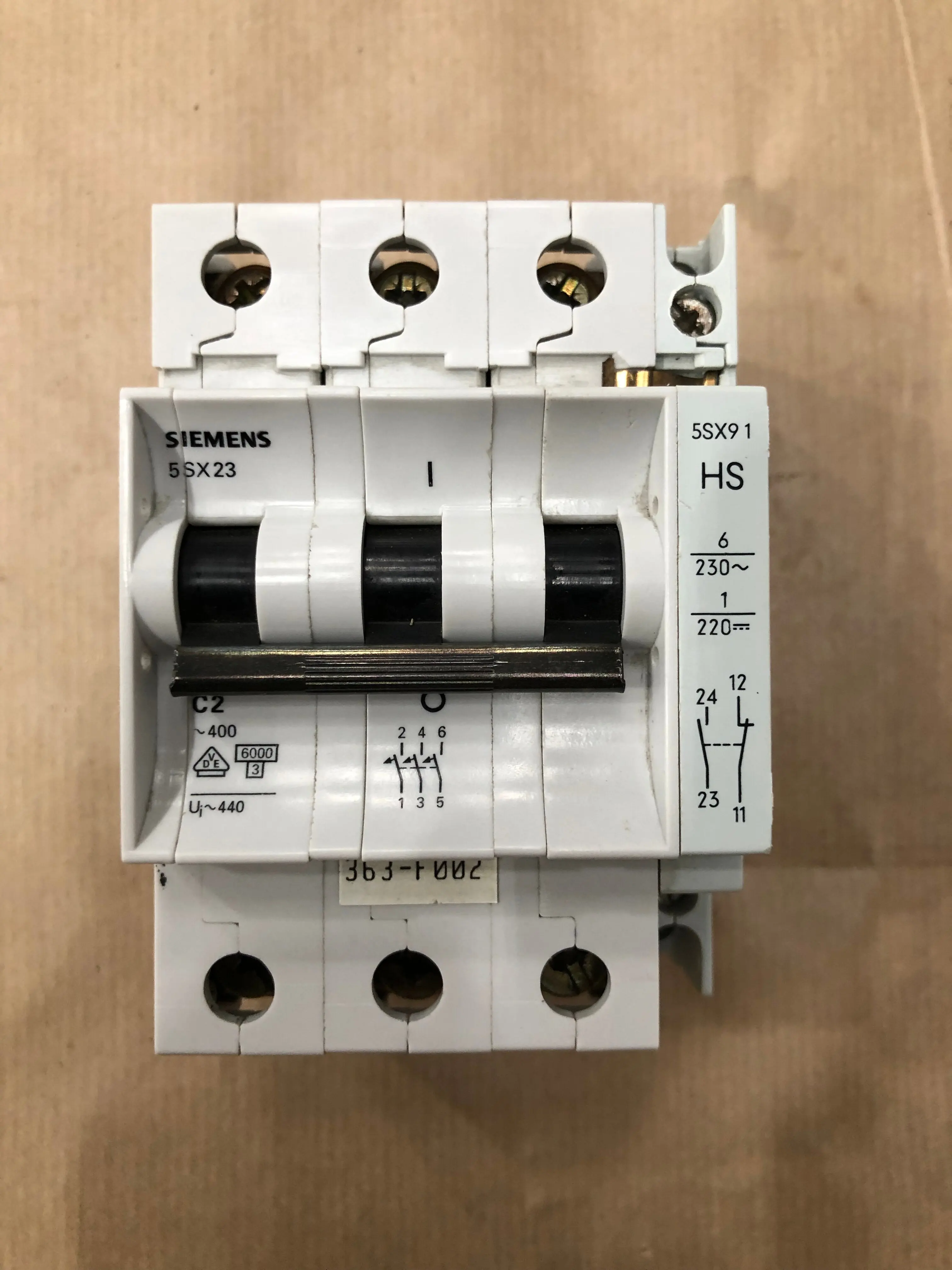 Выключатель SIEMENS 5SX23 C2