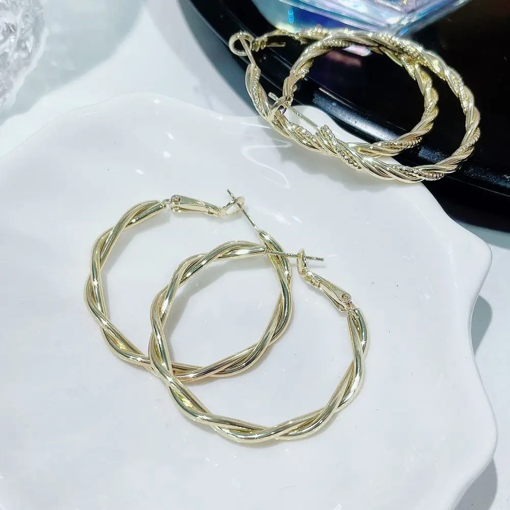 

1PC Women Simple Geometric Twist Large Hoop Earrings Summer Vintage Luxurious Cool Punk Twist Big Round Ear Accessories