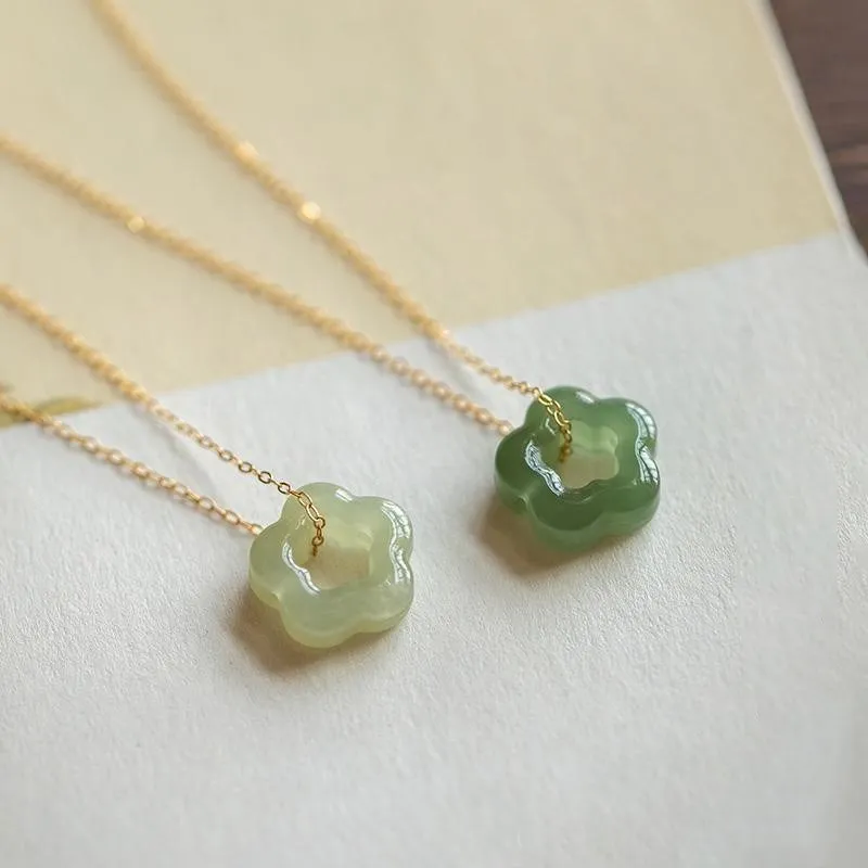 

1PC Vintage Hetian Jade Choker Blossom Pendant Necklace Natural Temperament Luxury Clavicle Chain Jewelry Accessorie Cute Dainty