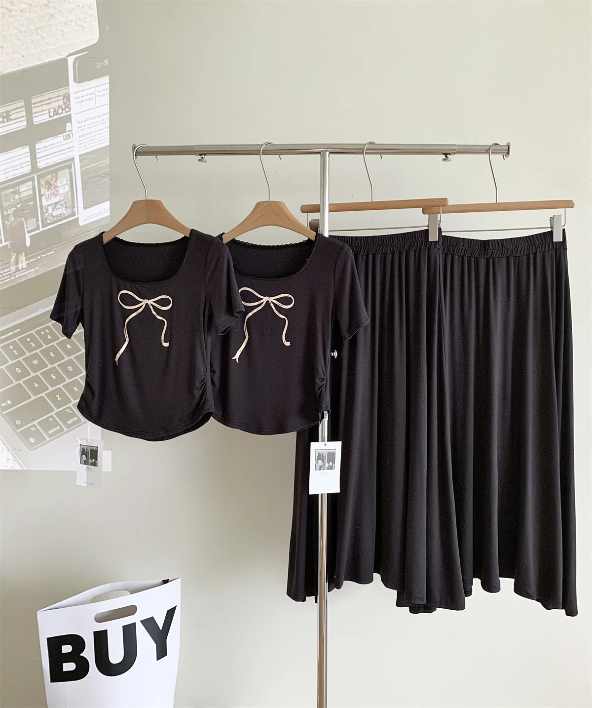 Женский Повседневный комплект из 2 предметов черная футболка с коротким рукавом