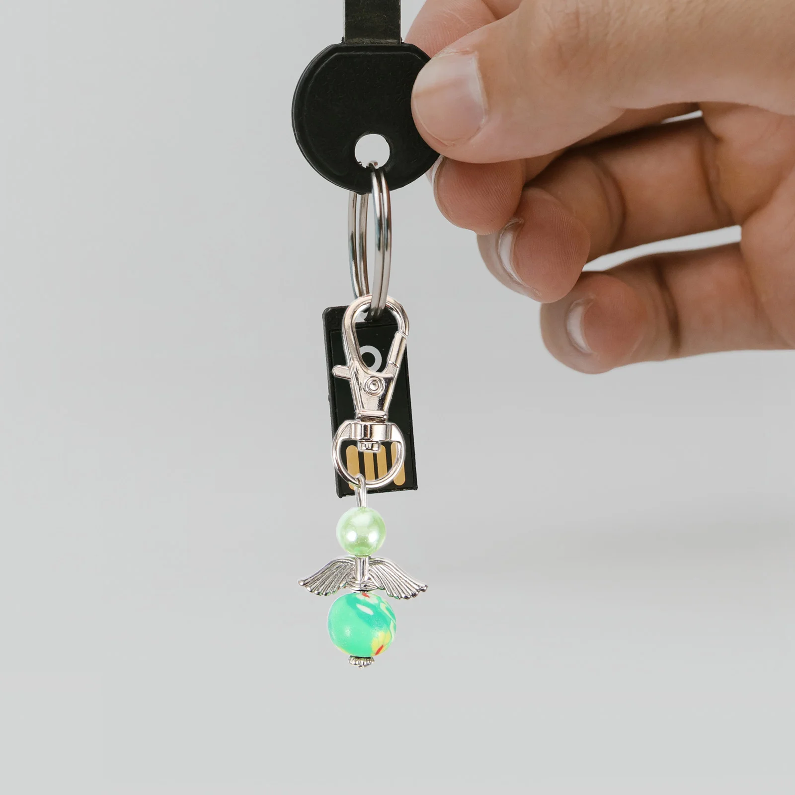 

30 Pcs Keychain Car Keys Angel Christmas Pendant Bag Holder Metal Circle Hanging Party Supply Bride