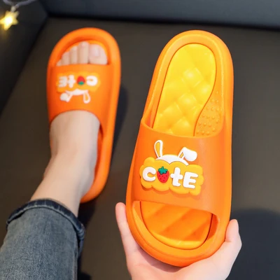 

Шлепанцы женские на толстой платформе, Нескользящие, мягкие сандалии из ЭВА, для ванной комнаты, домашние тапочки, 2022