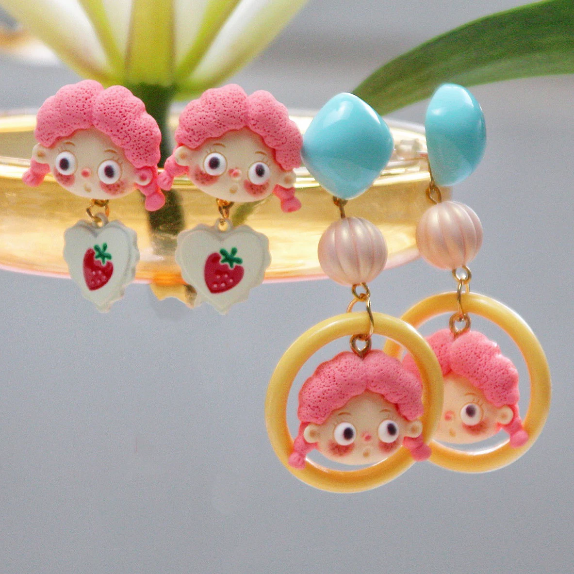 

Fun Cartoon Pink Girl Strawberry Hollow Round Heart Earring for Teen Cute Earring Stud Handmade Jewelry Accessories Pendientes