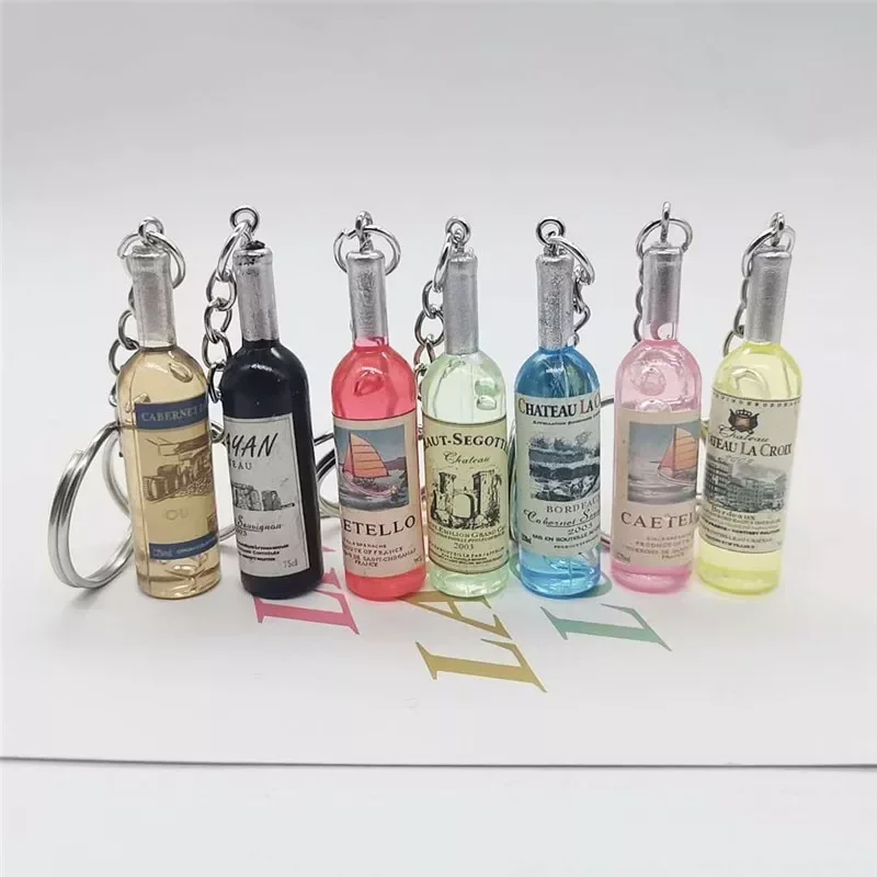 

Accesorios Para Auto Novelty Fashion Resin Beer Wine Bottle Keychain Wedding Party Jewelry Gift Colorful Car Pendant Accessions