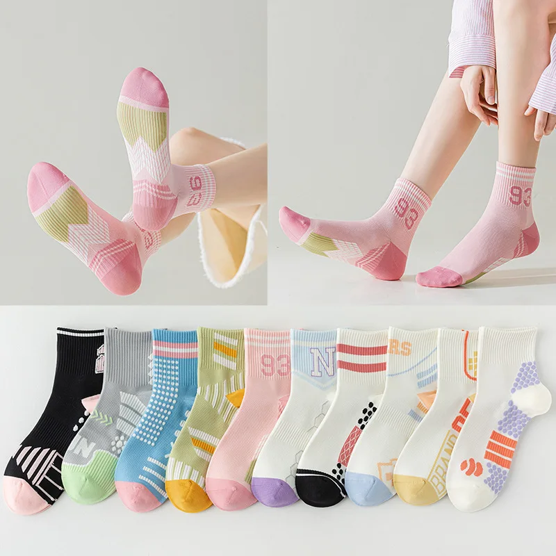 

Fashion Pressure Socks for Women Mid Tube Socks Sports Socks Fitness Yoga Running Socks Skateboard Korean Women's Trendy Socks