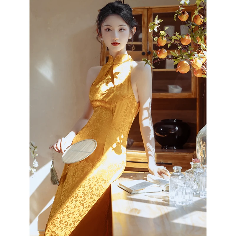 

3 Color Chinese Style Halter Neck Jacquard Sleeveless Long Cheongsam Modern Dress with Cloak Women Chinese Cheongsam Wedding