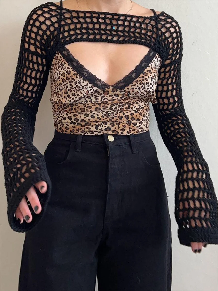 

wsevypo Women Knit Crochet Crop Tops E-girl Aesthetic 2000s Long Sleeve Round Neck Cutout Cover Up Pullover Tops Streetwear