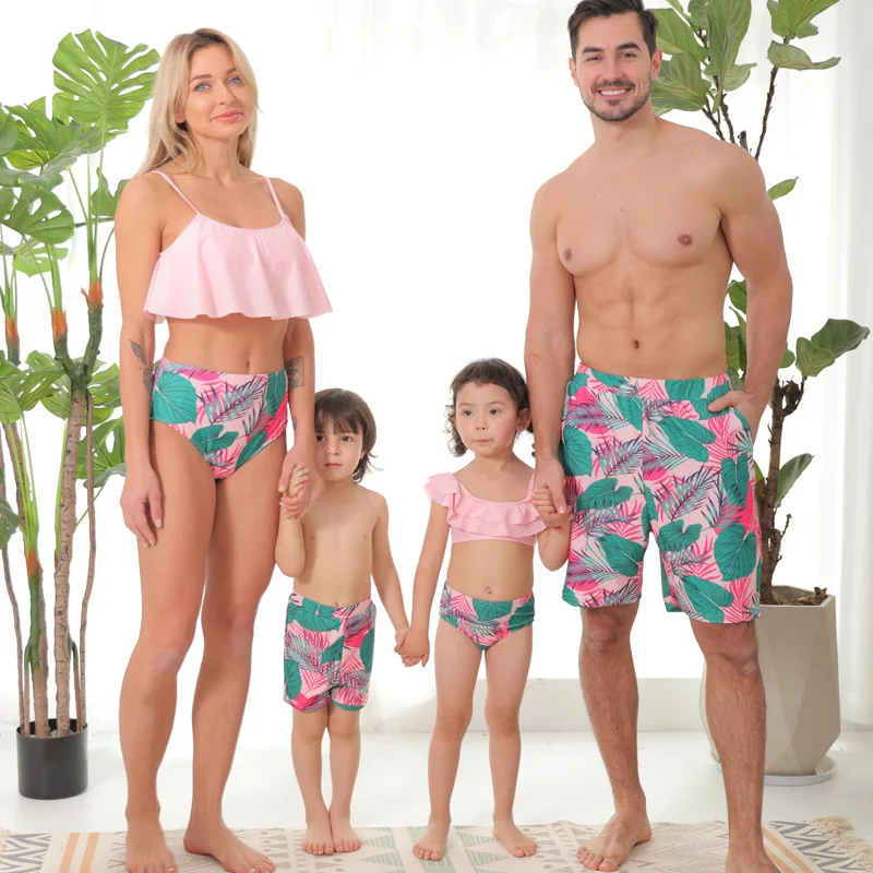 

Family Matching Swimsuits Floral Printed Ruffles Bikini Set for Mother Daugher Father Son Shorts Family Swimwear Beachwear 2022