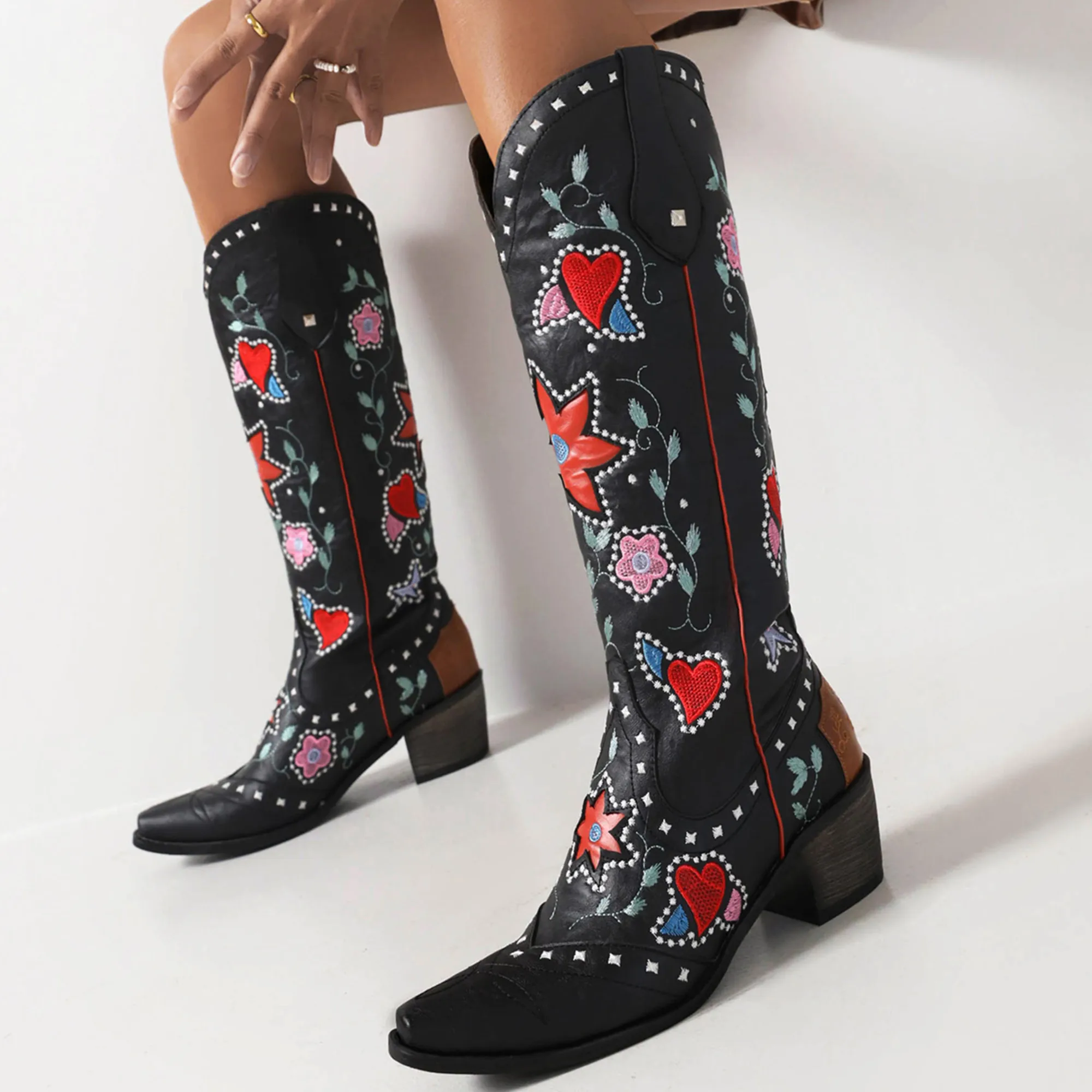 

Big 44 Oversized Retro Embroidered Boots With Love Patterns, Tapered Thick Heels Pointed Toe Plush Lining Women's Boots