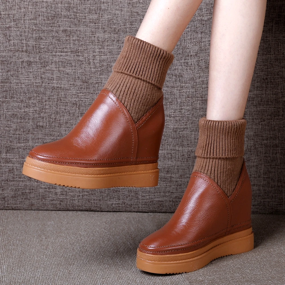 Женские ботинки до середины икры из натуральной коровьей кожи на платформе и