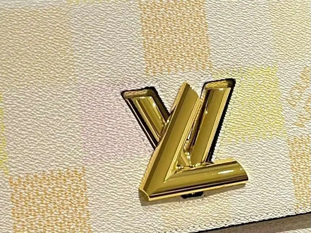 Louis V - Uitton Квадратный Лезвие Цепь 23 10 X 16 См |