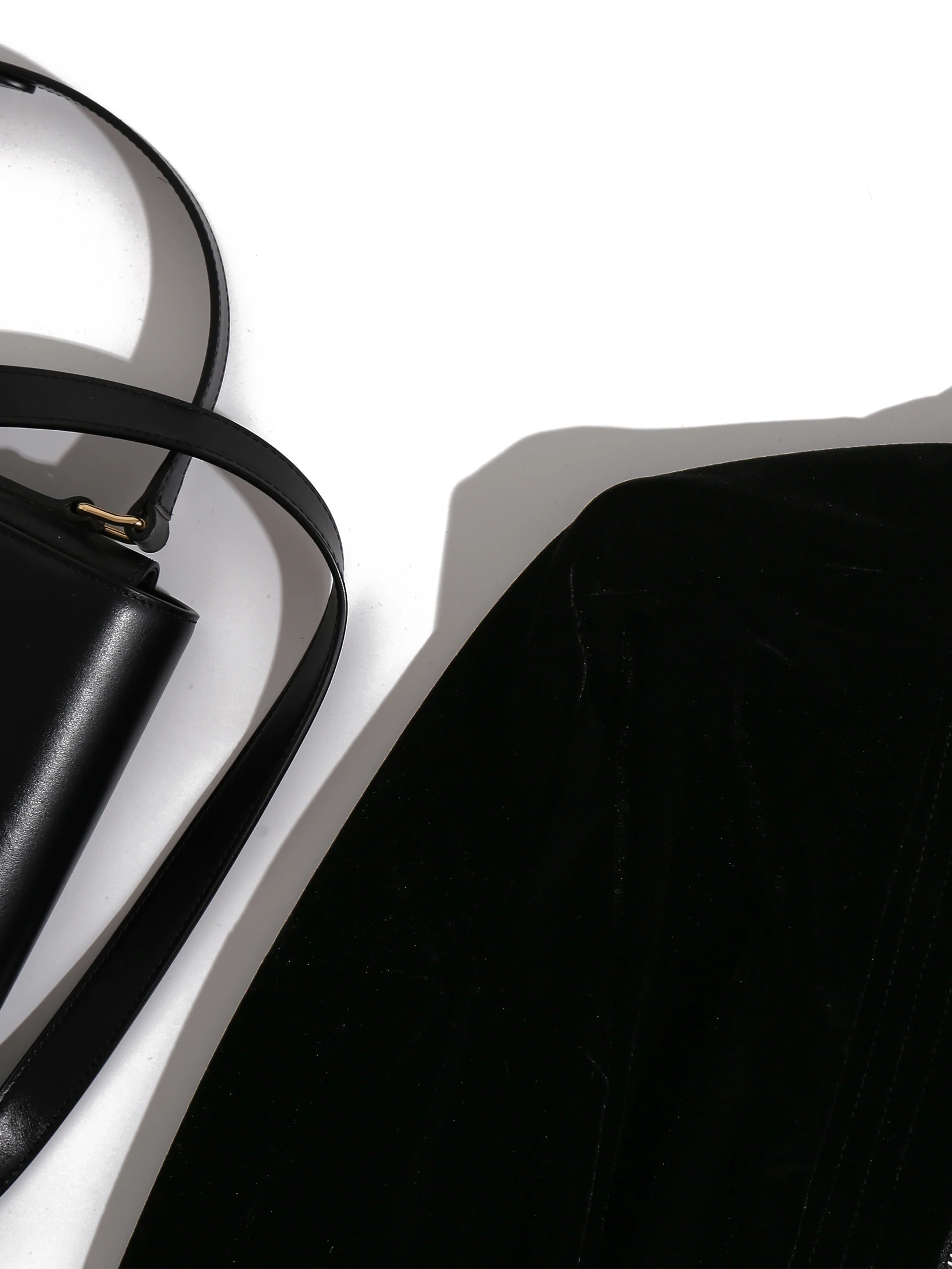 Пенни Конце! Бархатный материал! Европейские товары черная короткая бейсбольная