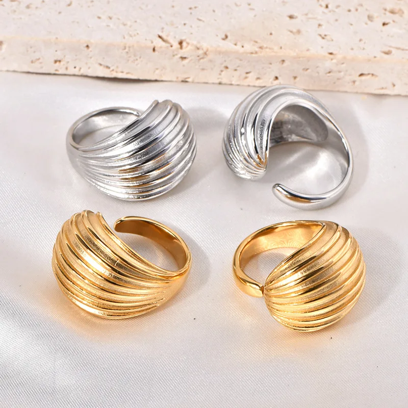 Женское открытое геометрическое кольцо золотистое водонепроницаемое