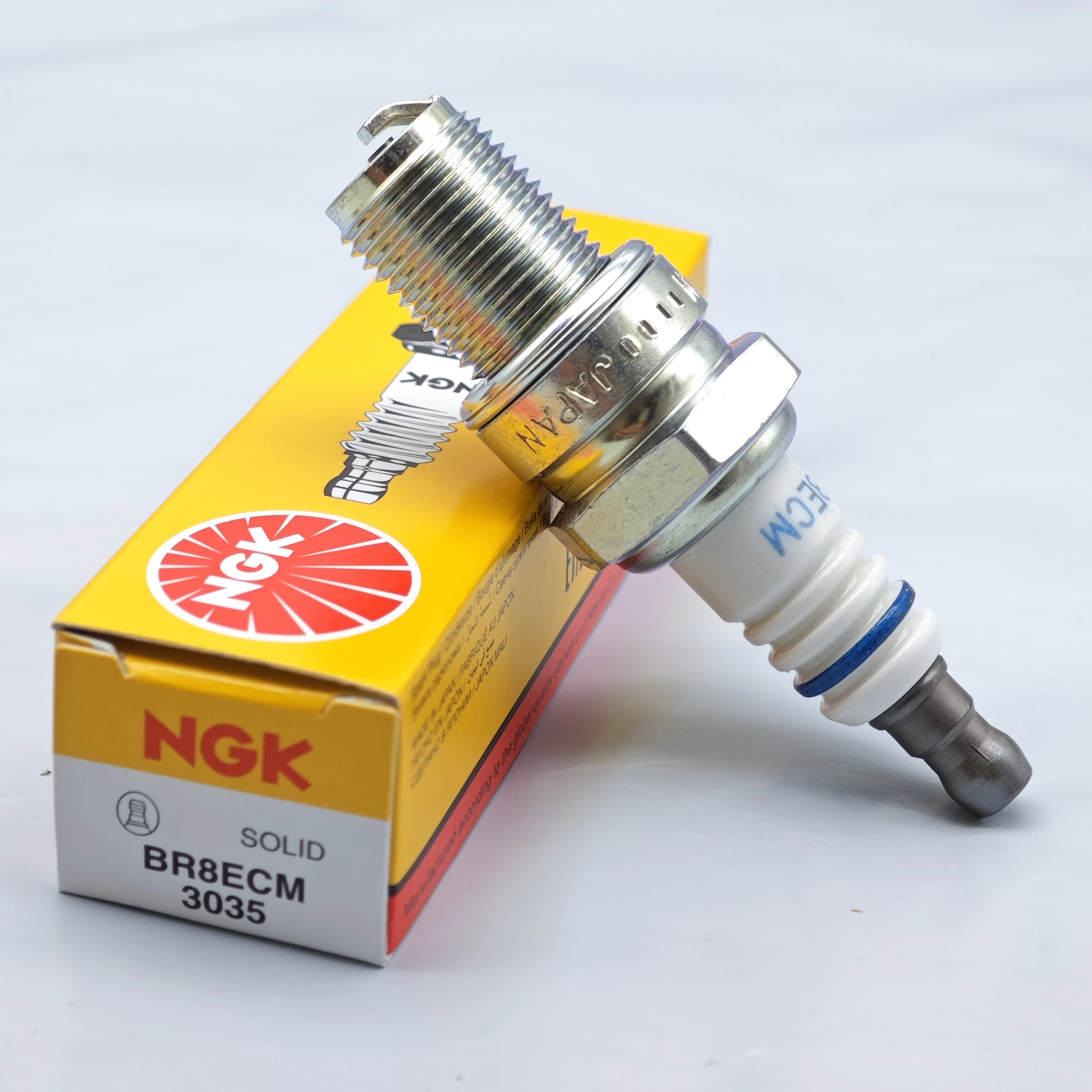 1 шт. оригинальная Свеча зажигания NGK BR8ECM 3035 подходит для KAWASAKI KX250 KX250F (07-05) KTM 250EXC