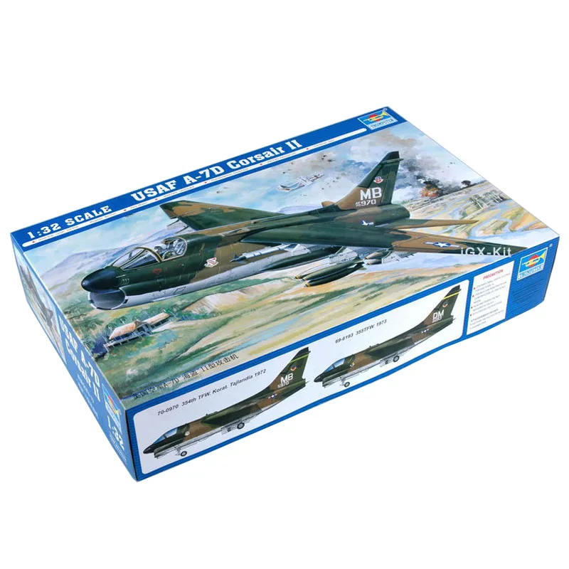 

Модель самолета Trumpeter 02245 1/32 US A7D Corsair II, модель настольного самолета, пластиковая сборка, строительный комплект в подарок