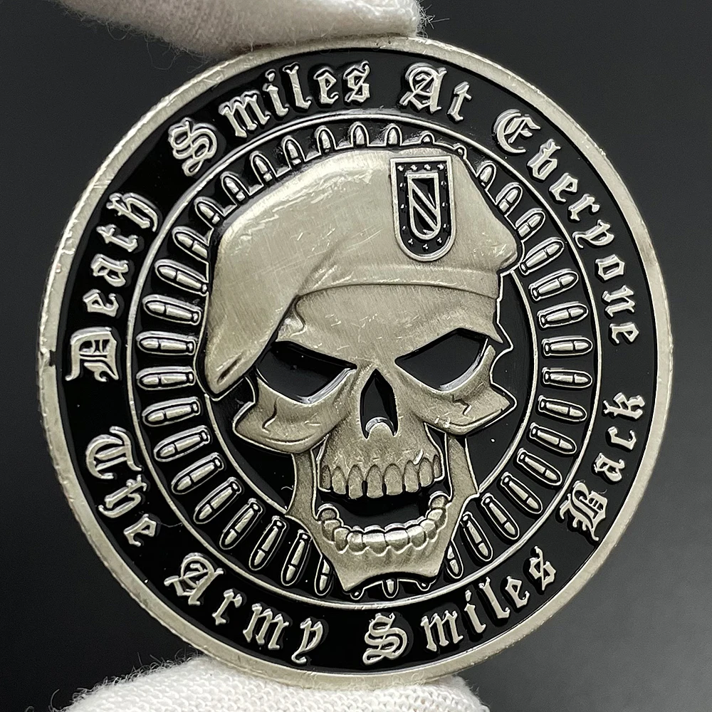 

Коллекционная монета "Смерть улыбается Эберпону", OIMG