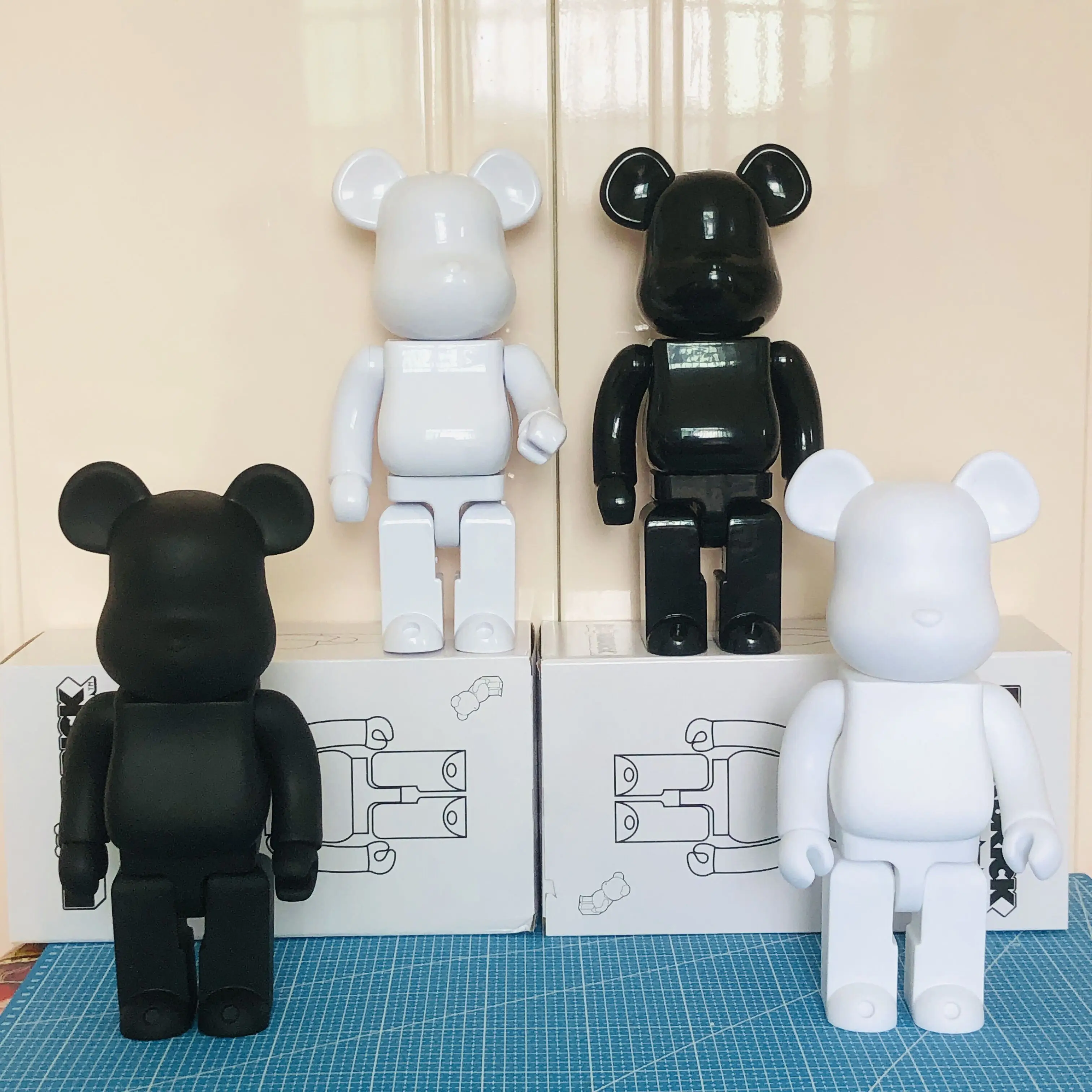 

4 вида, 28 см, фигурки Bearbrick 400%, медведь @ кирпич, экшн-фигурки «сделай сам», раскрашенные куклы, детские игрушки, подарки на день рождения для детей