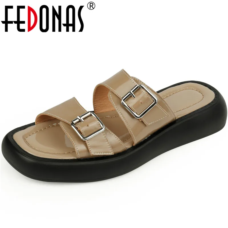 

FEDONAS на плоской подошве; Женская обувь на платформе сандалии удобные, повседневные из натуральной кожи в сдержанном стиле; Женская обувь; Но...