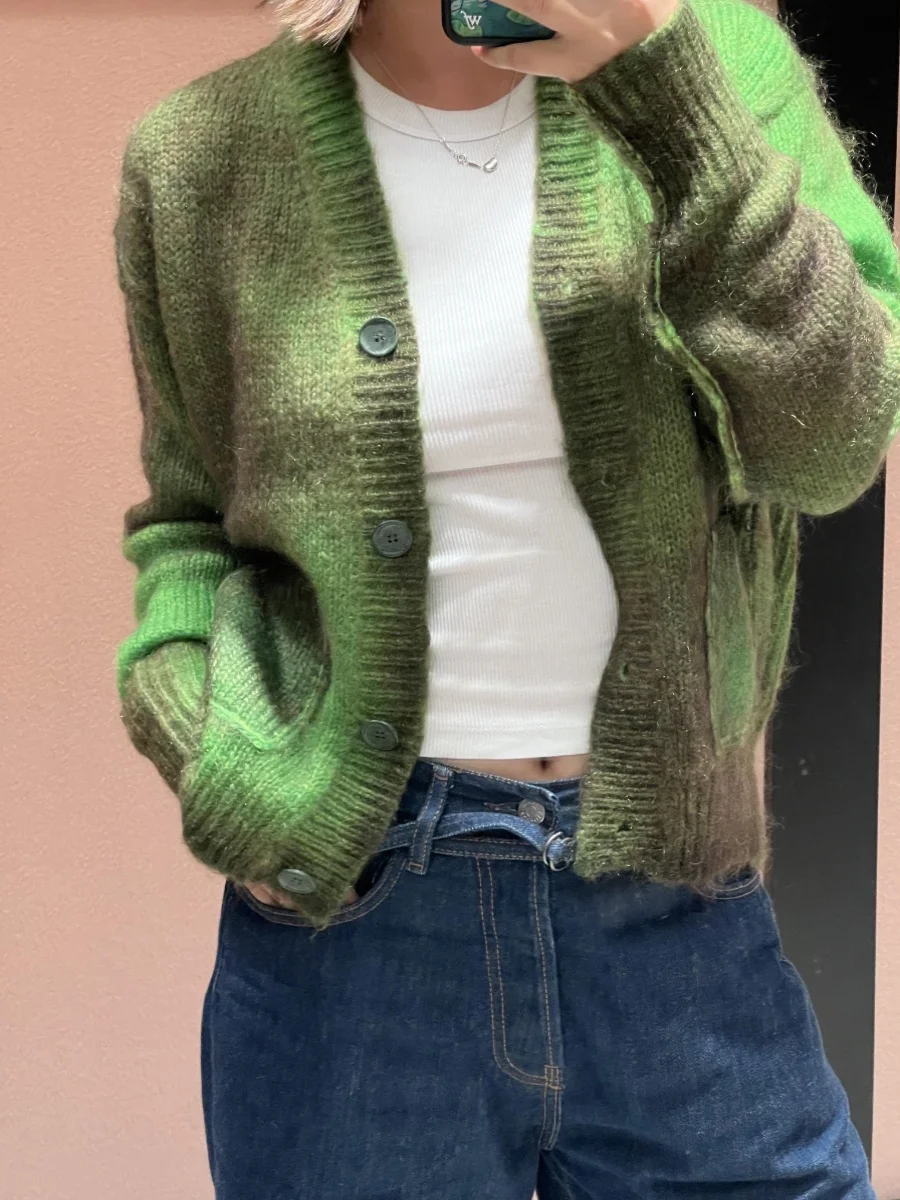 Женский мохеровый кардиган с V-образным вырезом