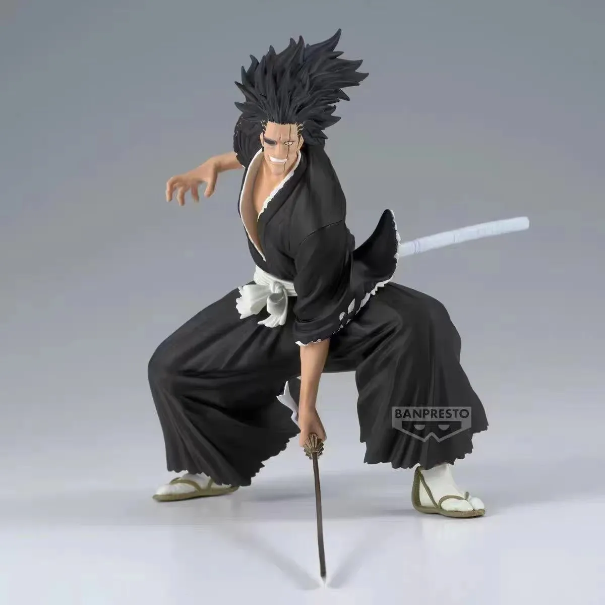 Фото Оригинальный новый подлинный Bandai Banpresto Bleach Vibration Stars Zaraki Kenpachi 13 см аниме фигурки модель игрушки №3