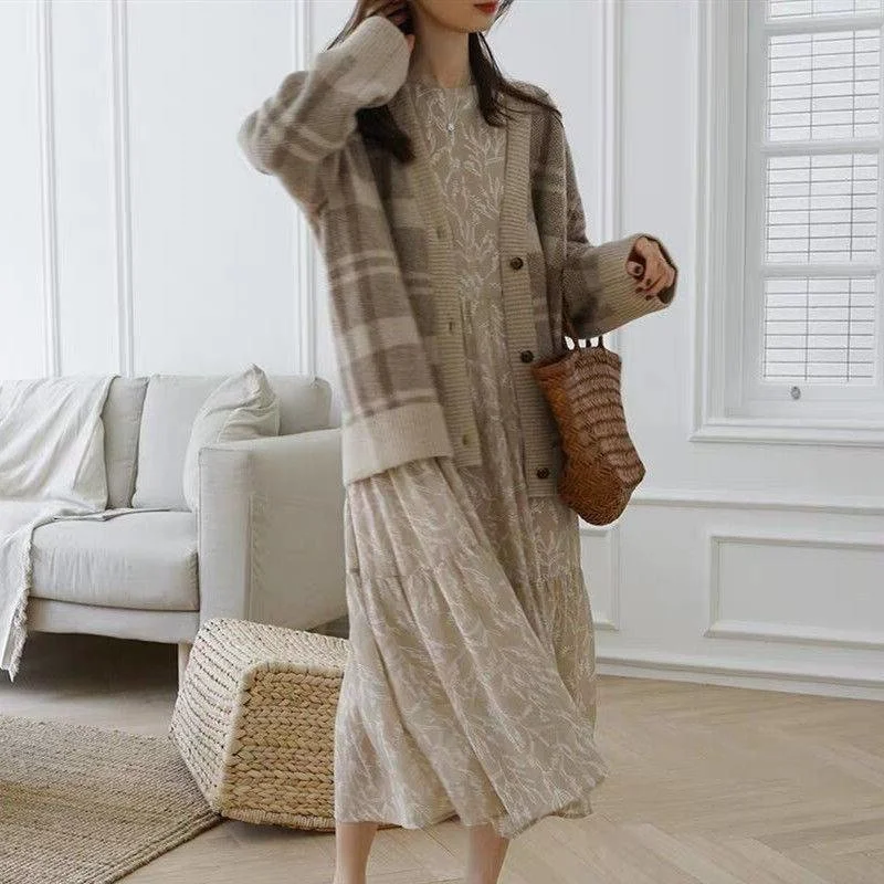 

Coat women's Plaid knitted cardigan 2022 spring and autumn new Mohair literature and art lazy loose fashion sweater