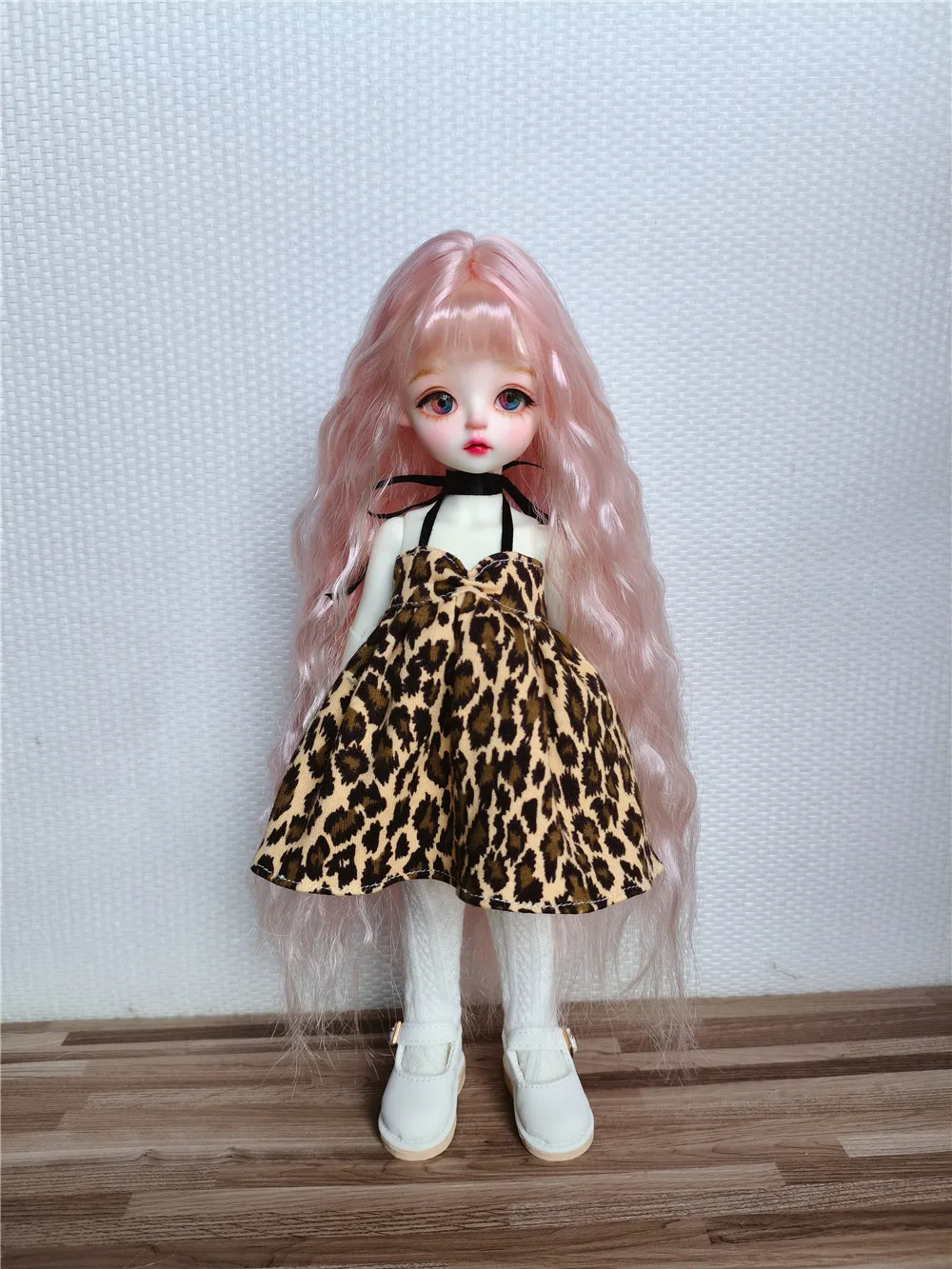 

BJD doll wig is suitable for 1/3 1/4 1/6 SD MSD size fashion new twist long roll fringe wig super soft milk silk wig women