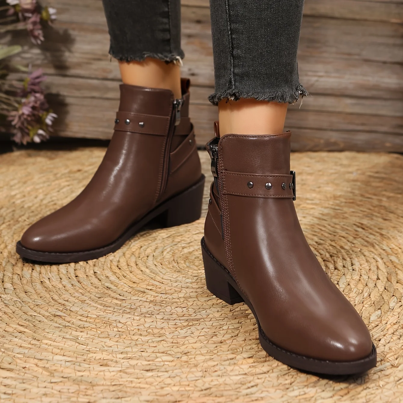 Женские фотоботинки на молнии темно-коричневые короткие ботинки с металлической